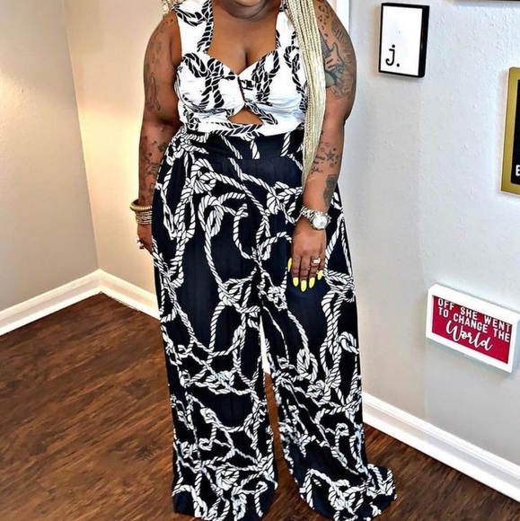 Other - NWOT 2Pc Black and White Set